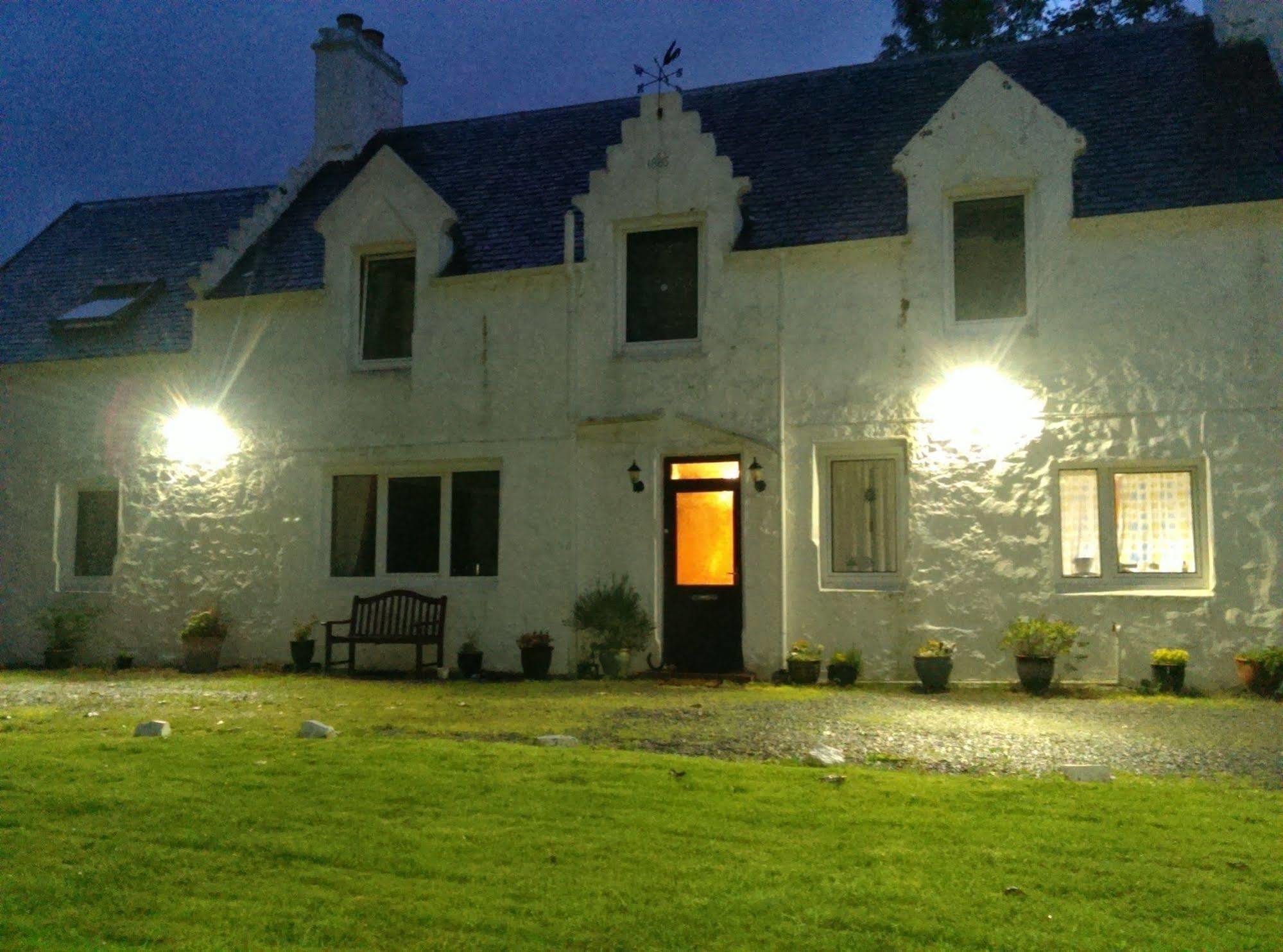 Conusg Bed And Breakfast Portree Exterior photo